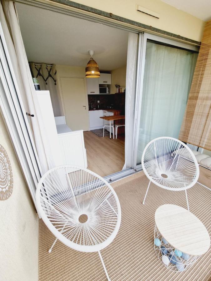 Studio Cabine Refait A Neuf A 3 Minutes A Pied De La Plage Lägenhet Le Grau-du-Roi Exteriör bild