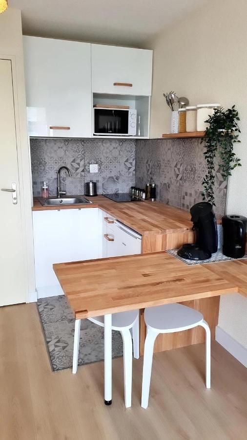 Studio Cabine Refait A Neuf A 3 Minutes A Pied De La Plage Lägenhet Le Grau-du-Roi Exteriör bild
